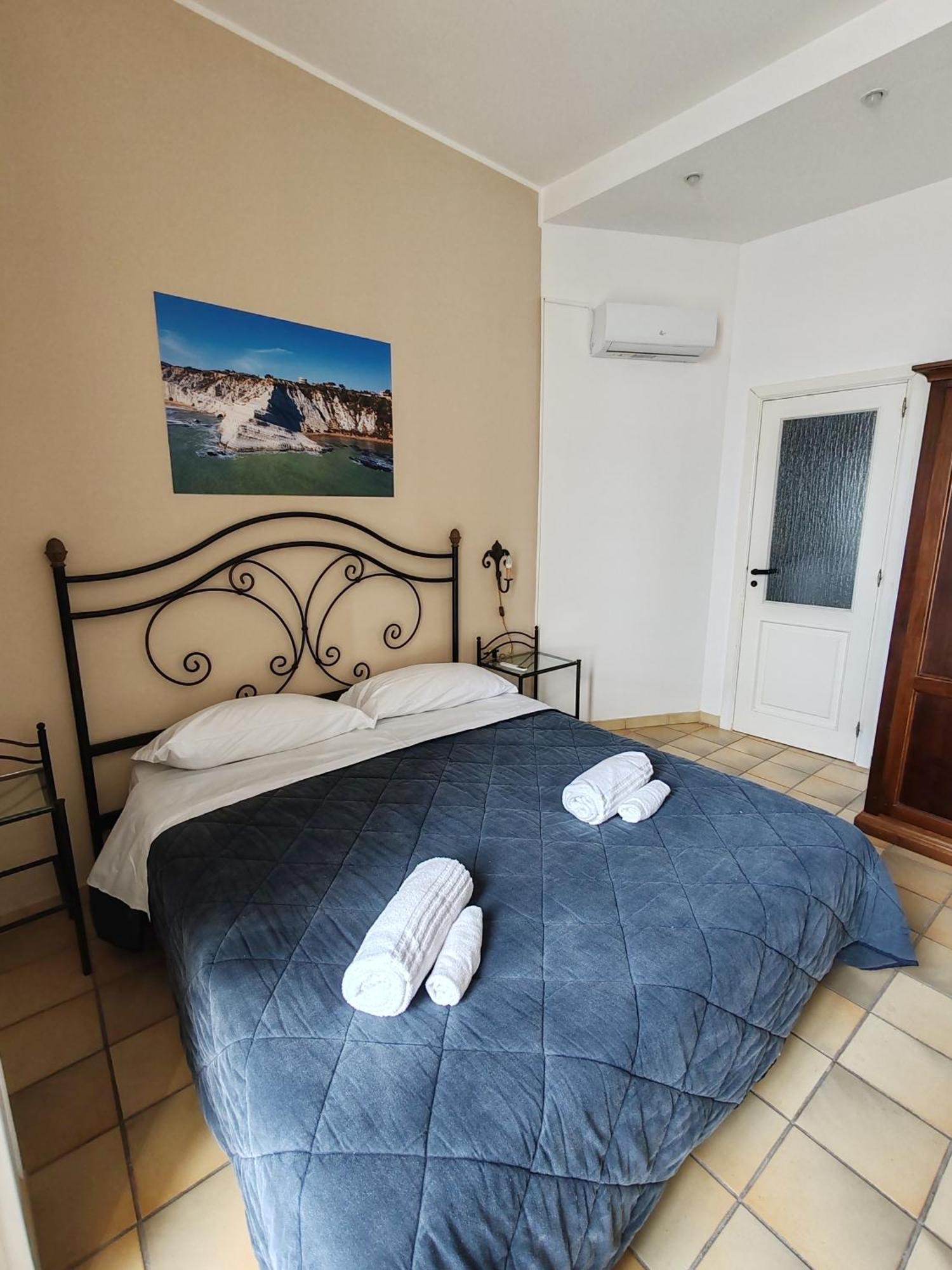Residenza Turistica Alberghiera dei Baroni Apartament Syracuse